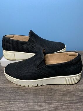 Naturalizer Soul Tia black platform sneaker